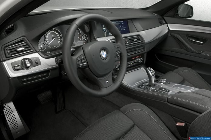 2012 BMW M550d xDrive Touring - фотография 14 из 18 2012 BMW M550d xDrive Touring - фотография 14 из 18