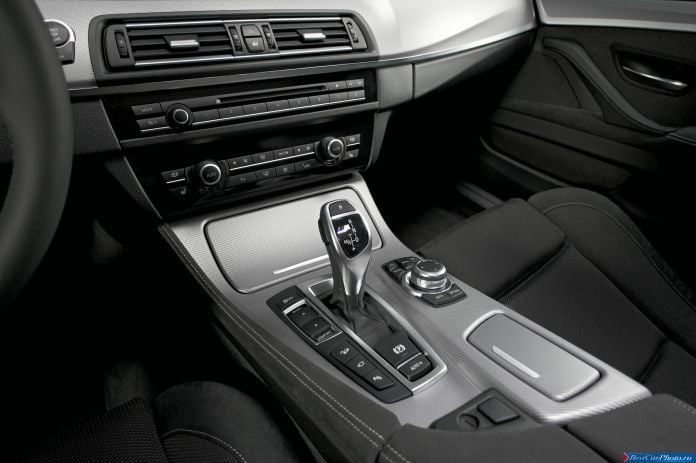 2012 BMW M550d xDrive Touring - фотография 15 из 18