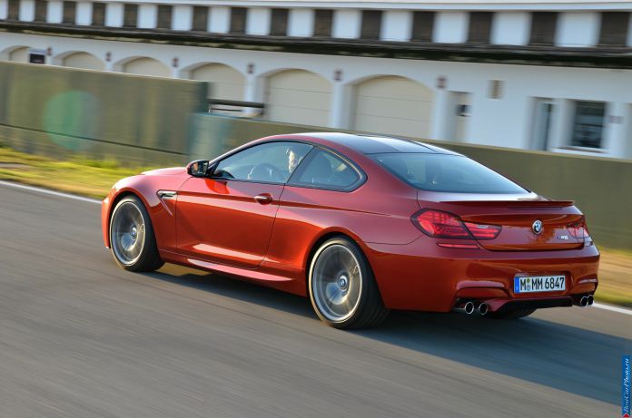 2012 BMW 6-series M Coupe - фотография 24 из 95 2012 BMW 6-series M Coupe - фотография 24 из 95