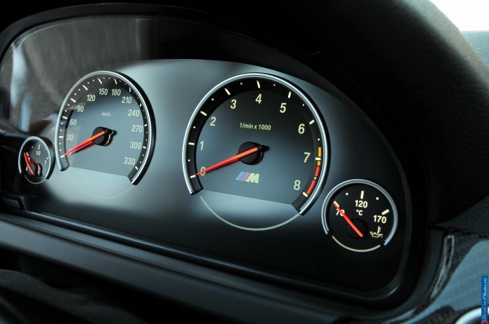 2012 BMW 6-series M Coupe - фотография 95 из 95 2012 BMW 6-series M Coupe - фотография 95 из 95
