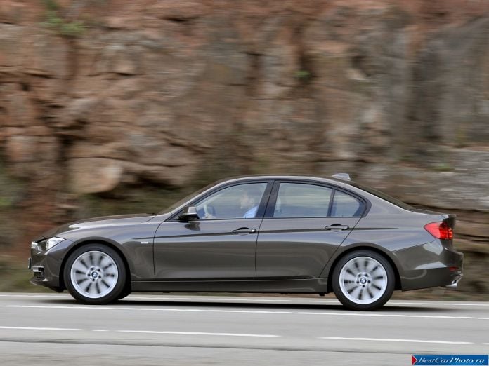 2013 BMW 3-series Sedan - фотография 2 из 53