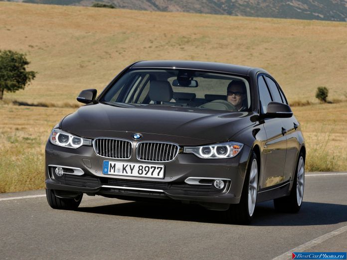 2013 BMW 3-series Sedan - фотография 4 из 53