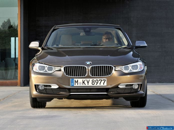 2013 BMW 3-series Sedan - фотография 8 из 53