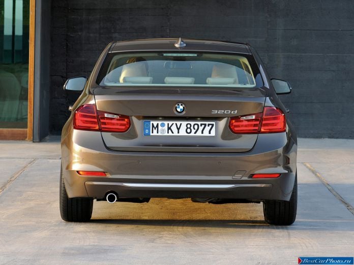 2013 BMW 3-series Sedan - фотография 9 из 53