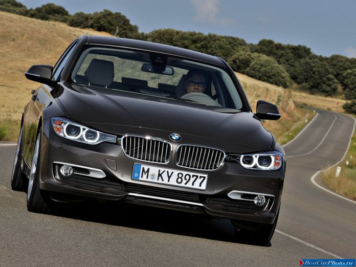 2013 BMW 3-series Sedan - фотография 13 из 53