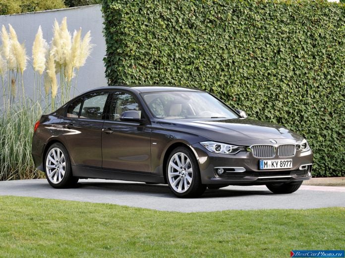 2013 BMW 3-series Sedan - фотография 14 из 53
