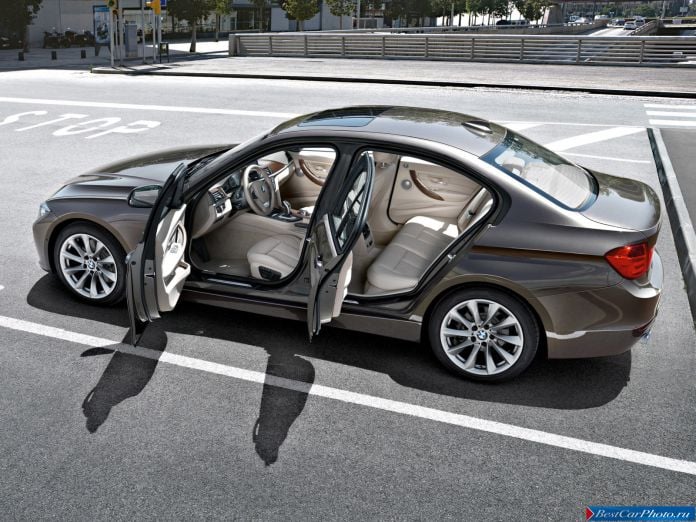 2013 BMW 3-series Sedan - фотография 32 из 53