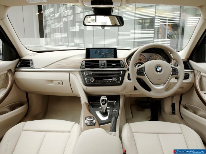 2013 BMW 3-series Sedan - фотография 48 из 53