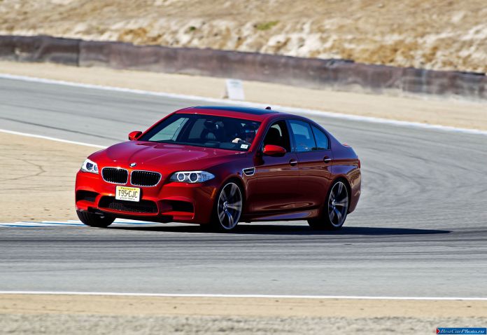 2013 BMW 5-series M Sedan US Version - фотография 31 из 67 2013 BMW 5-series M Sedan US Version - фотография 31 из 67