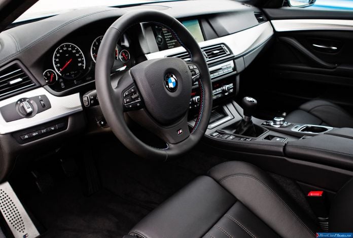 2013 BMW 5-series M Sedan US Version - фотография 59 из 67 2013 BMW 5-series M Sedan US Version - фотография 59 из 67