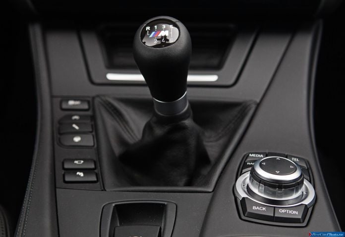 2013 BMW 5-series M Sedan US Version - фотография 64 из 67 2013 BMW 5-series M Sedan US Version - фотография 64 из 67