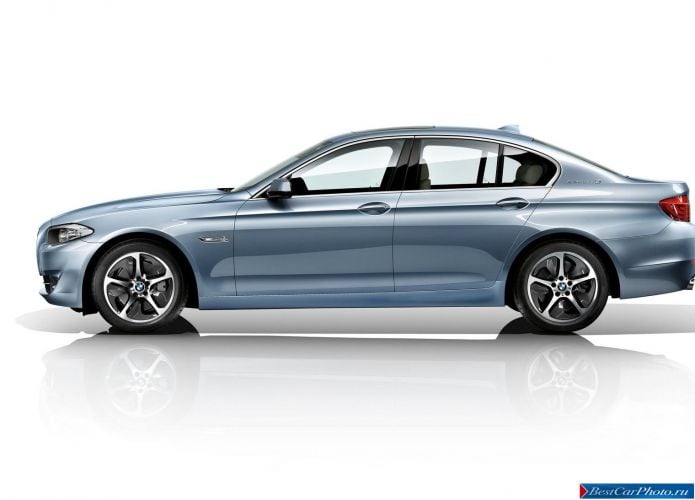 2013 BMW 5-series Sedan ActiveHybrid - фотография 2 из 143