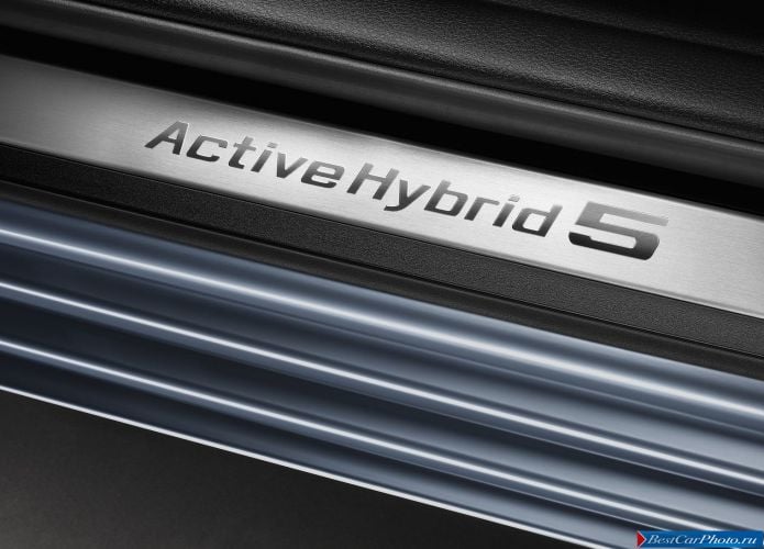 2013 BMW 5-series Sedan ActiveHybrid - фотография 9 из 143