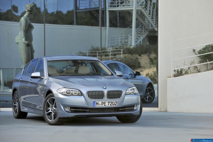 2013 BMW 5-series Sedan ActiveHybrid - фотография 23 из 143