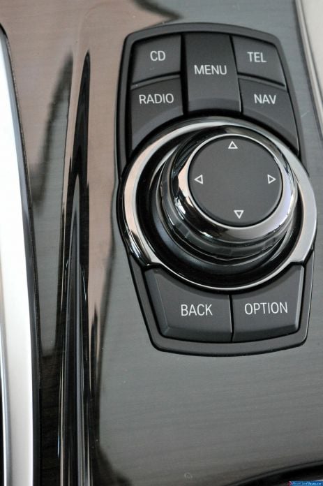 2013 BMW 5-series Sedan ActiveHybrid - фотография 63 из 143