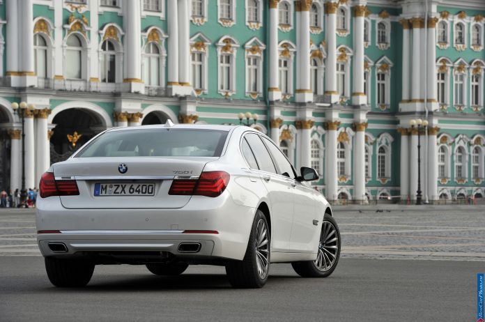 2013 BMW 7-series - фотография 8 из 190 2013 BMW 7-series - фотография 8 из 190