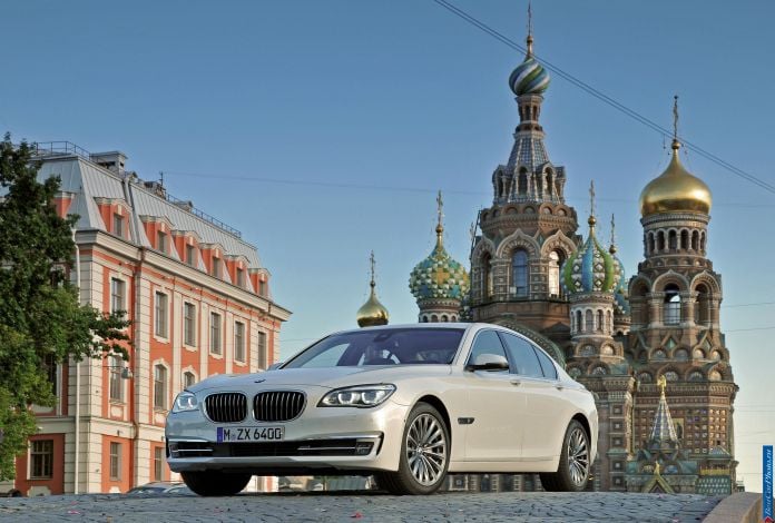 2013 BMW 7-series - фотография 9 из 190