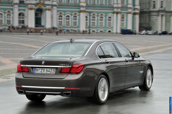 2013 BMW 7-series - фотография 27 из 190 2013 BMW 7-series - фотография 27 из 190