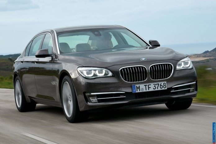 2013 BMW 7-series - фотография 32 из 190