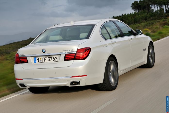 2013 BMW 7-series - фотография 60 из 190