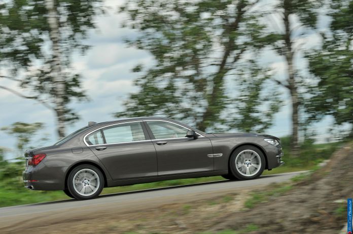 2013 BMW 7-series - фотография 64 из 190