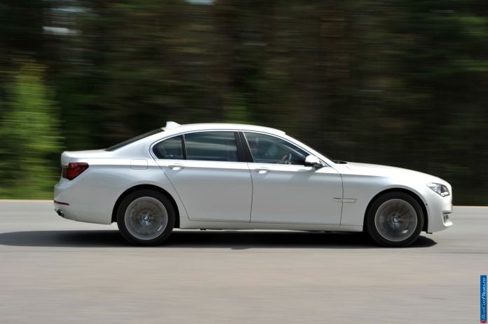 2013 BMW 7-series - фотография 66 из 190