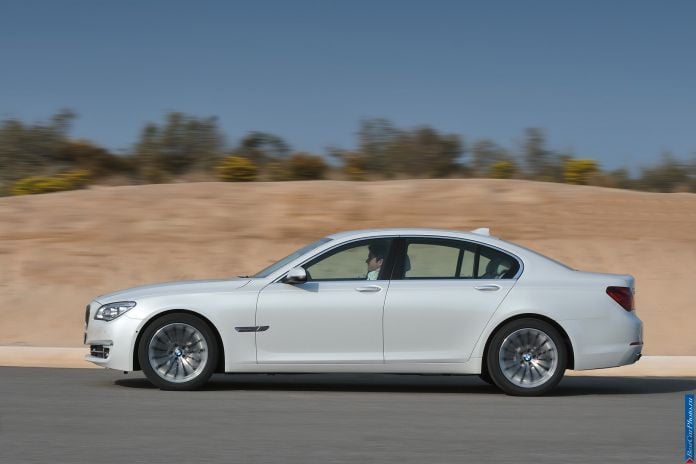 2013 BMW 7-series - фотография 74 из 190