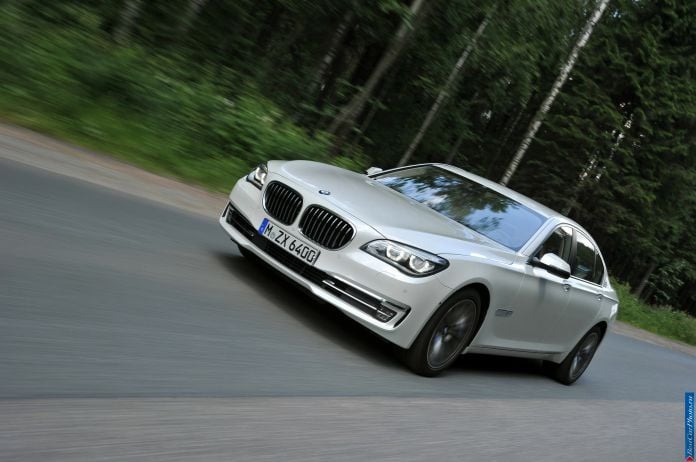 2013 BMW 7-series - фотография 75 из 190