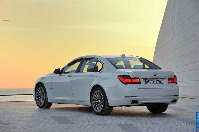 2013 BMW 7-series - фотография 77 из 190