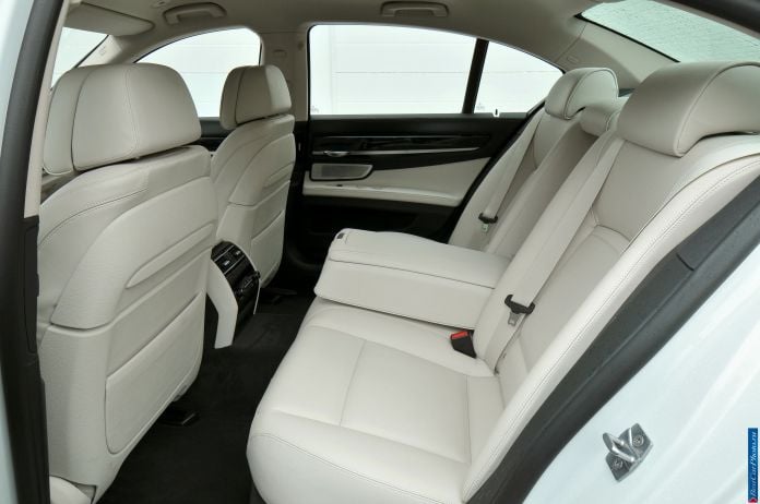 2013 BMW 7-series - фотография 140 из 190 2013 BMW 7-series - фотография 140 из 190