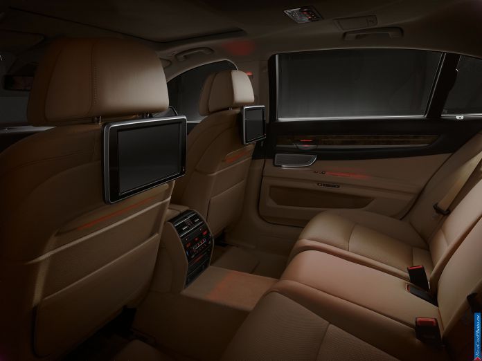 2013 BMW 7-series - фотография 146 из 190 2013 BMW 7-series - фотография 146 из 190