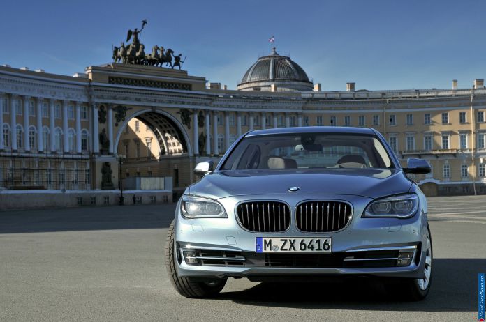 2013 BMW 7-series ActiveHybrid - фотография 2 из 35