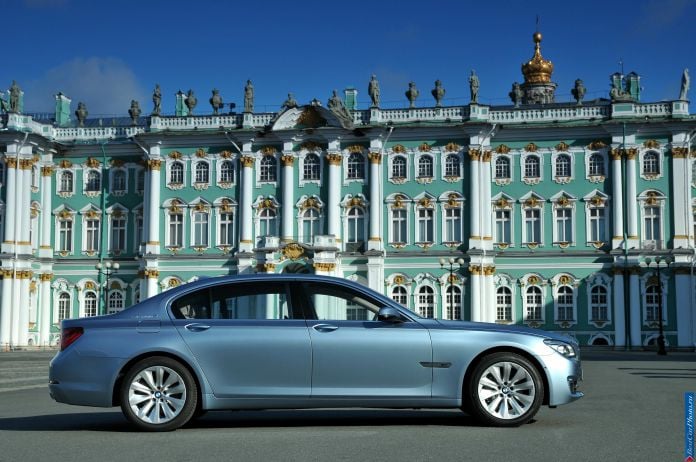 2013 BMW 7-series ActiveHybrid - фотография 6 из 35