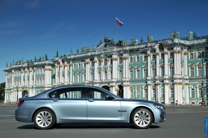 2013 BMW 7-series ActiveHybrid - фотография 7 из 35