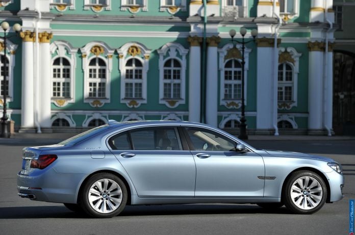 2013 BMW 7-series ActiveHybrid - фотография 8 из 35 2013 BMW 7-series ActiveHybrid - фотография 8 из 35