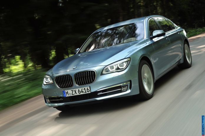 2013 BMW 7-series ActiveHybrid - фотография 14 из 35