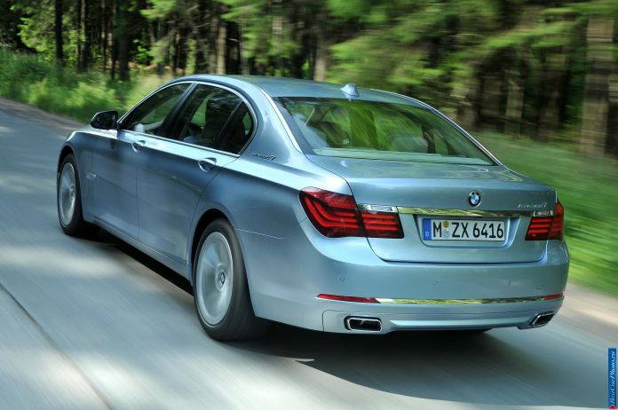 2013 BMW 7-series ActiveHybrid - фотография 15 из 35 2013 BMW 7-series ActiveHybrid - фотография 15 из 35