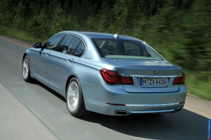 2013 BMW 7-series ActiveHybrid - фотография 17 из 35 2013 BMW 7-series ActiveHybrid - фотография 17 из 35