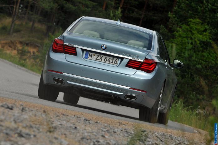 2013 BMW 7-series ActiveHybrid - фотография 19 из 35