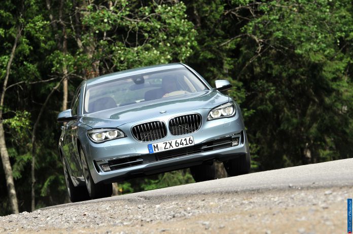 2013 BMW 7-series ActiveHybrid - фотография 20 из 35