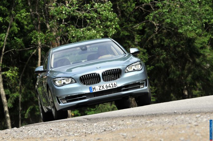 2013 BMW 7-series ActiveHybrid - фотография 20 из 35 2013 BMW 7-series ActiveHybrid - фотография 20 из 35