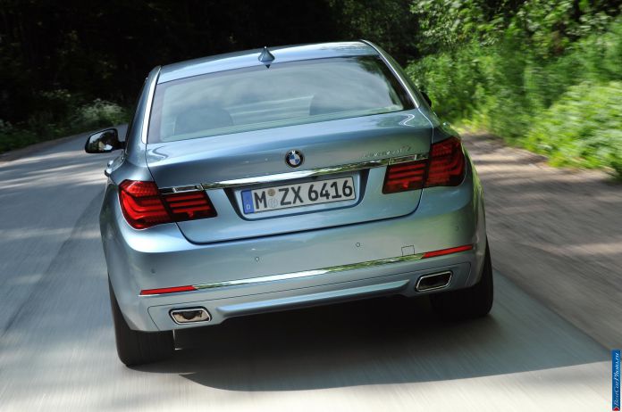 2013 BMW 7-series ActiveHybrid - фотография 21 из 35