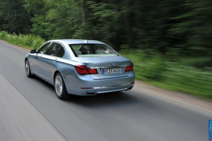 2013 BMW 7-series ActiveHybrid - фотография 22 из 35