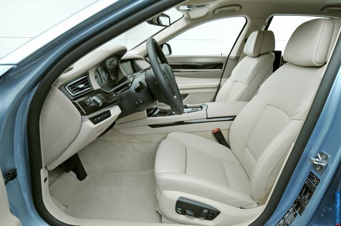 2013 BMW 7-series ActiveHybrid - фотография 30 из 35 2013 BMW 7-series ActiveHybrid - фотография 30 из 35