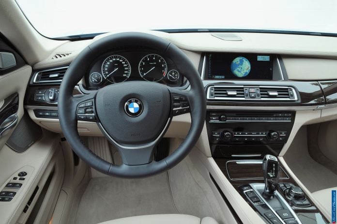 2013 BMW 7-series ActiveHybrid - фотография 31 из 35