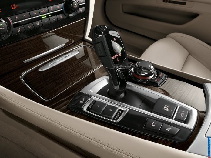 2013 BMW 7-series ActiveHybrid - фотография 32 из 35 2013 BMW 7-series ActiveHybrid - фотография 32 из 35