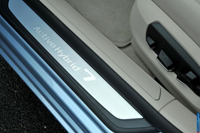 2013 BMW 7-series ActiveHybrid - фотография 35 из 35 2013 BMW 7-series ActiveHybrid - фотография 35 из 35