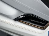 2013_concept_active_tourer_outdoor_027.jpg