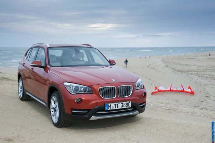 2013 BMW X1 - фотография 3 из 98