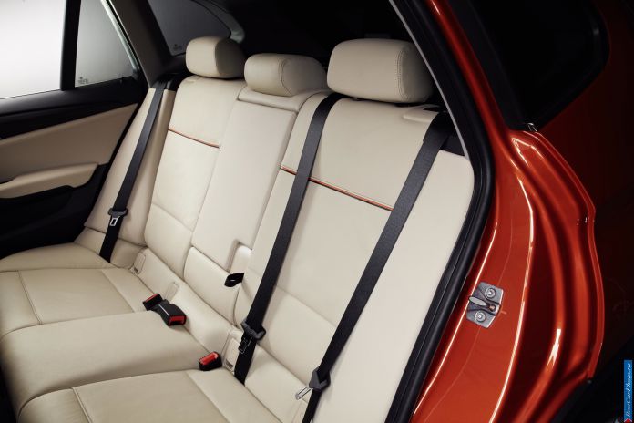 2013 BMW X1 - фотография 80 из 98 2013 BMW X1 - фотография 80 из 98
